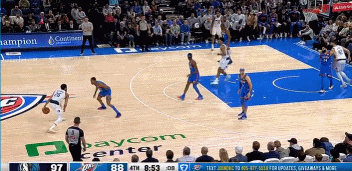 挺身而出!丁威迪14中11高效砍全队最高28分 关键突破战斧劈扣